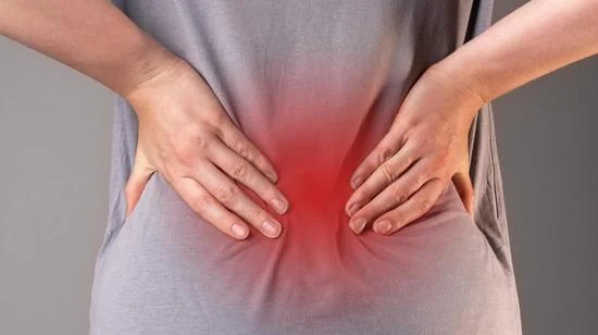 Douleur bas du dos et cancer  symptômes à surveiller