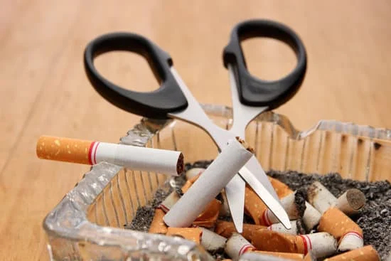 Pourquoi choisir de stopper la cigarette sans aides chimiques 